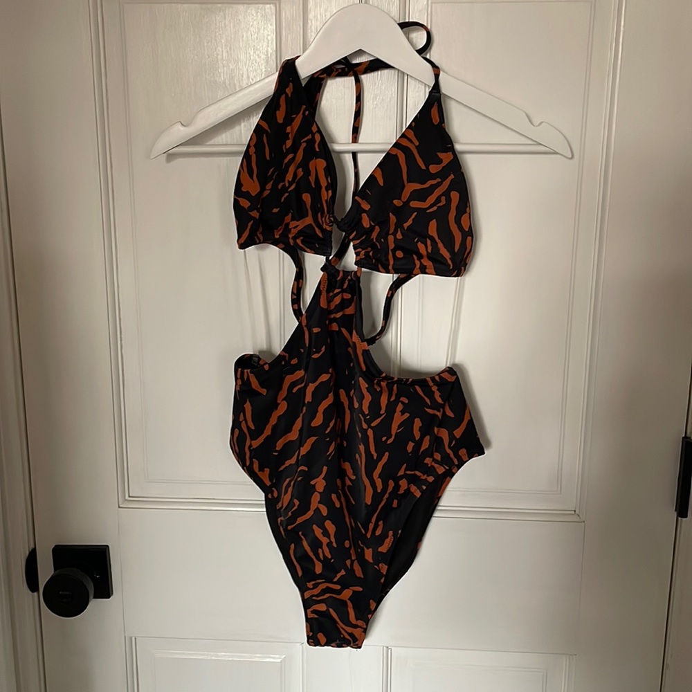 Shade & Shore one piece swimsuit